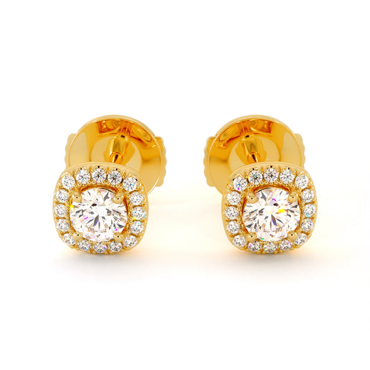 Photo packshot des boucles d'oreilles Pansy en diamants naturels et or jaune, forme ronde avec halo.