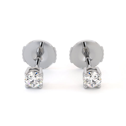 Packshot des boucles d'oreilles en diamants et or blanc, modèle Priya de forme ronde