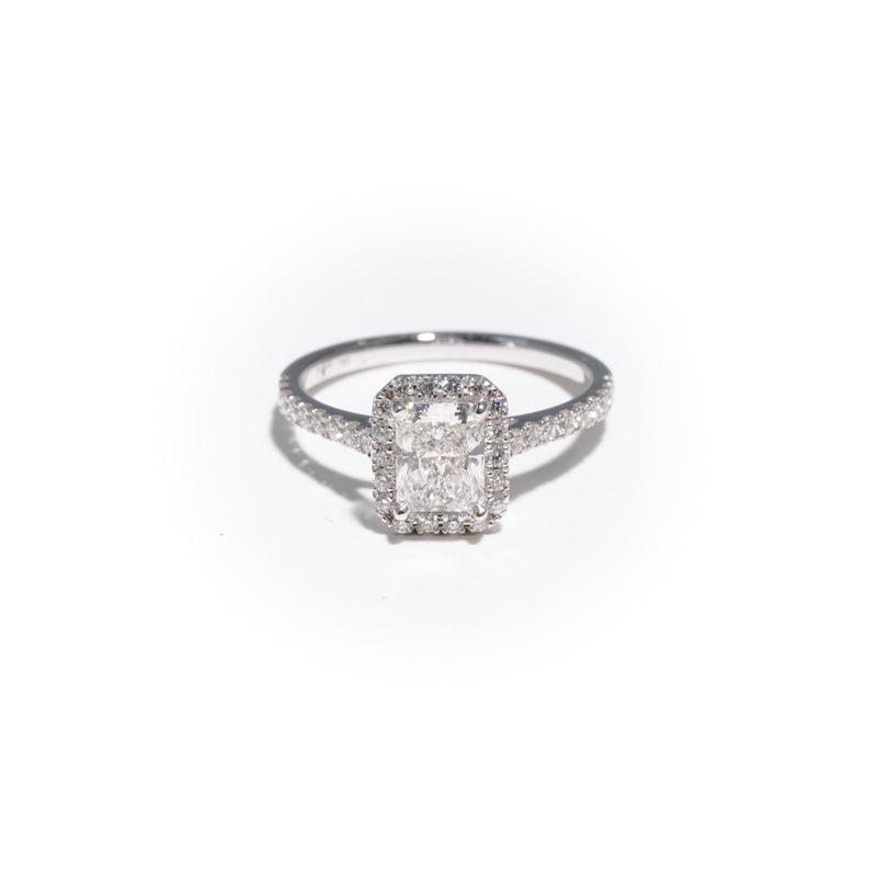 Bague halo en or blanc, diamant taille radiant de 1,01 carat