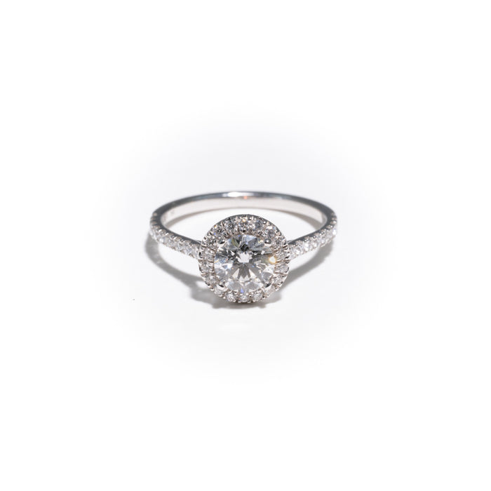 Bague halo en or blanc, diamant taille brillant rond de 0,91 carat
