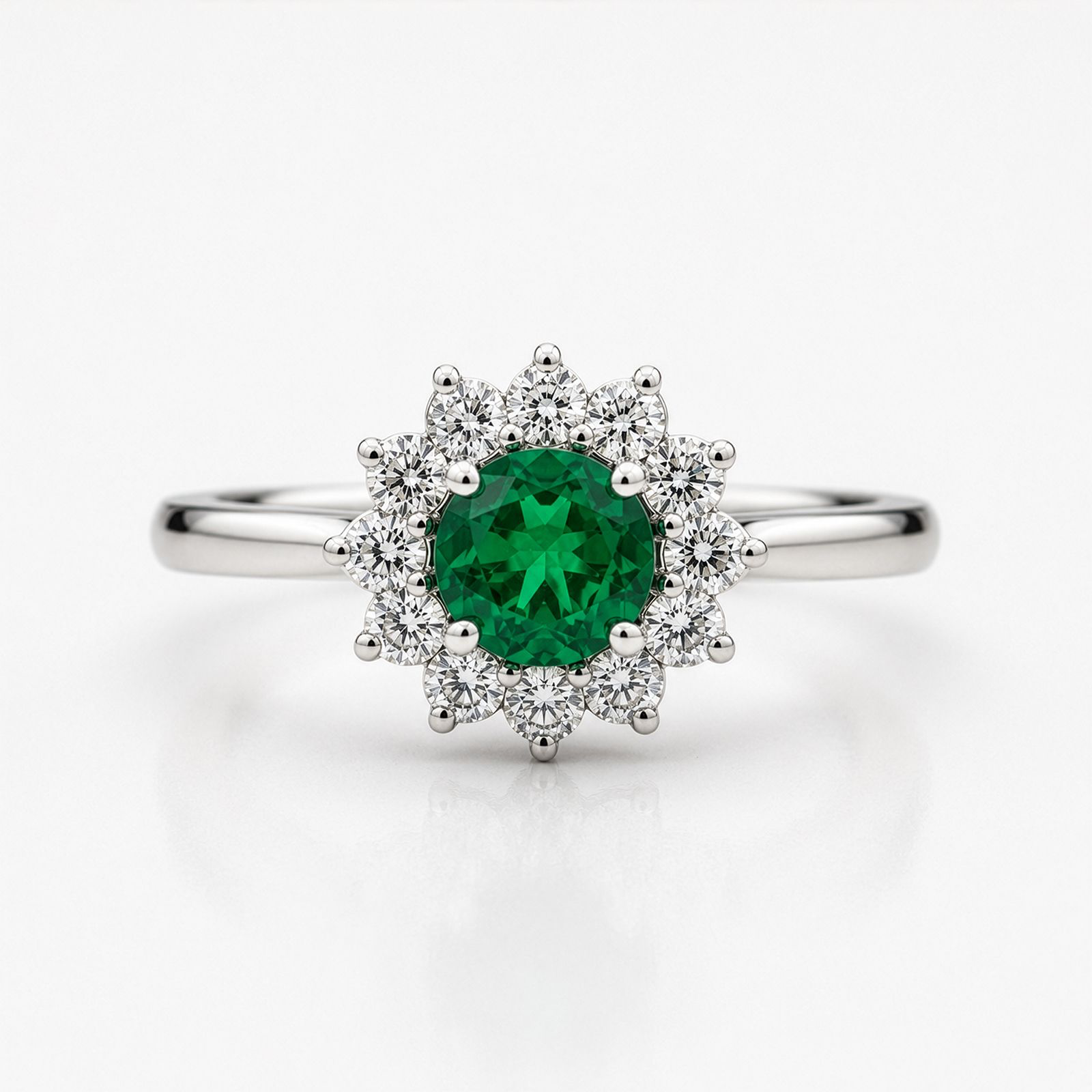 Solitaire vert délicat, émeraude ronde entourage de diamants, or blanc