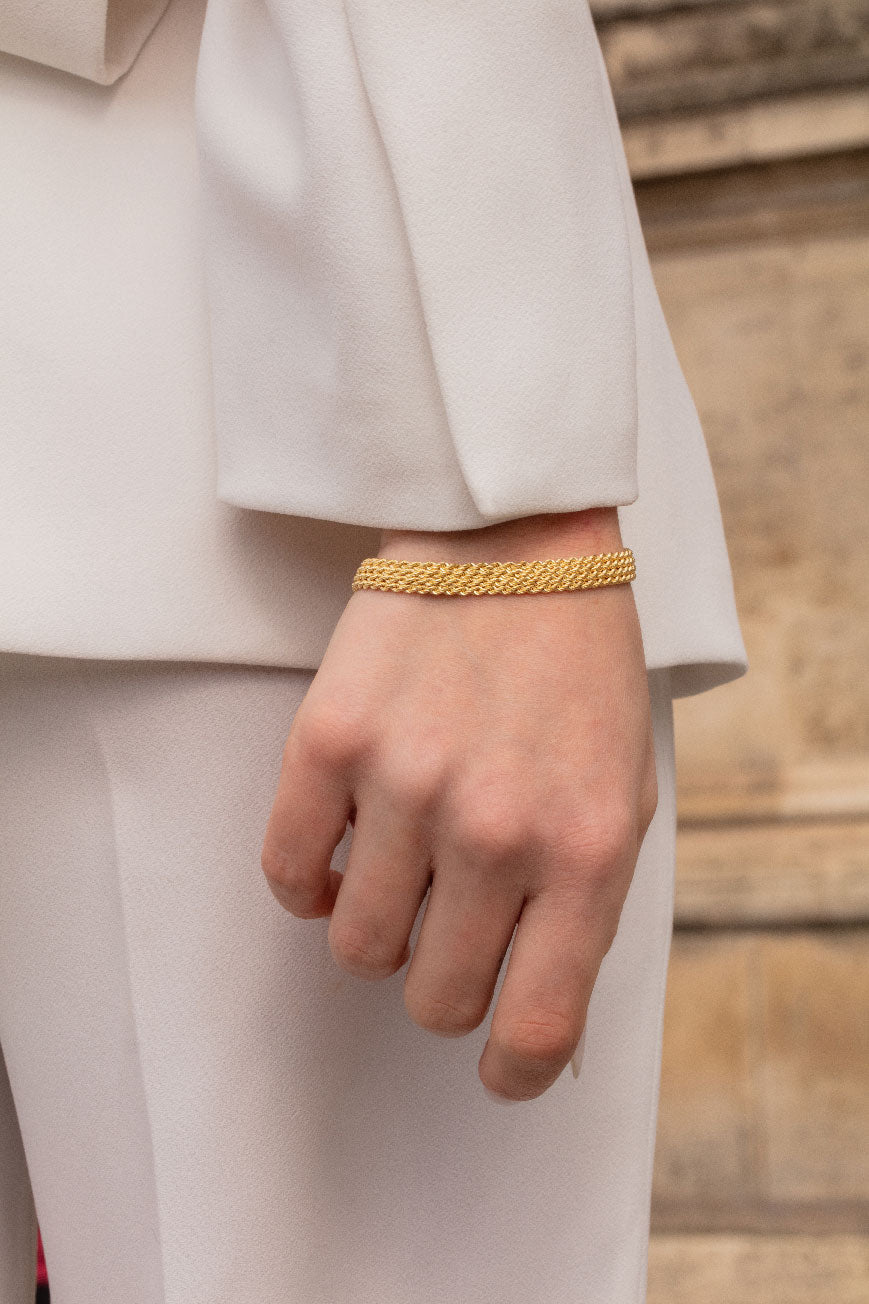 Photo porté du bracelet Adelia en maille or 18 carats