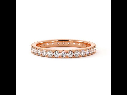 Vidéo packshot de l'alliance en diamants Dune pour femme en or 18 carats dans les 3 coloris : jaune, rose, blanc.